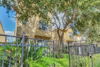 9006 Lakes At 610 Drive, Houston, TX 77054 - Photo 4