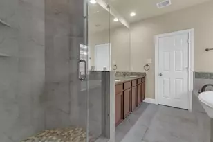 9006 Lakes at 610 Dr, Houston, TX 77054 - Photo 20