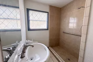 73 Burbank St, Houston, TX 77076 - Photo 12