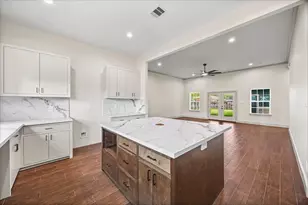 5300 Hemlock Dr, Baytown, TX 77521 - Photo 8