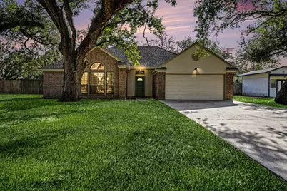 206 Forest Oaks Lane, Lake Jackson, TX 77566 - Photo 1