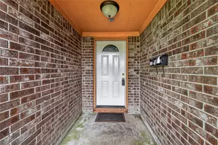 1001 N Shepherd Dr, Baytown, TX 77520 - Photo 4