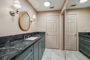 11711 Memorial Dr, Houston, TX 77024 - Photo 12