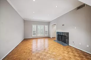 11711 Memorial Dr, Houston, TX 77024 - Photo 4