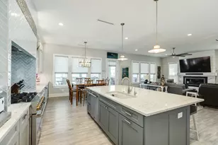 3827 Seabreeze Ln, Galveston, TX 77554 - Photo 24