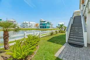 3827 Seabreeze Ln, Galveston, TX 77554 - Photo 16
