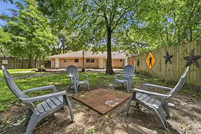 211 S Iowa Avenue, League City, TX 77573 - Photo 34