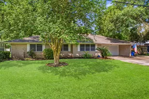 211 S Iowa Ave, League City, TX 77573 - Photo 46
