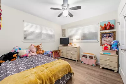 211 S Iowa Avenue, League City, TX 77573 - Photo 24