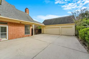 6006 Soaring Pine Ct, Kingwood, TX 77345 - Photo 4