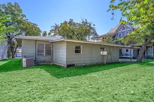 242 W Fannin, La Grange, TX 78945 - Photo 2