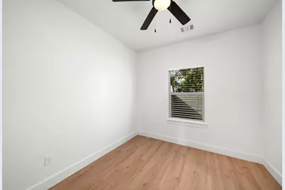 7205 Tippett #B, Houston, TX 77088 - Photo 8
