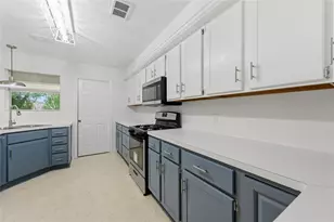 107 Forest Ct, Conroe, TX 77356 - Photo 8