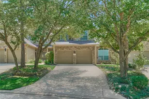 66 Valley Oaks Cir, The Woodlands, TX 77382 - Photo 2