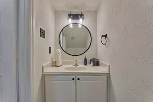 66 Valley Oaks Cir, The Woodlands, TX 77382 - Photo 26