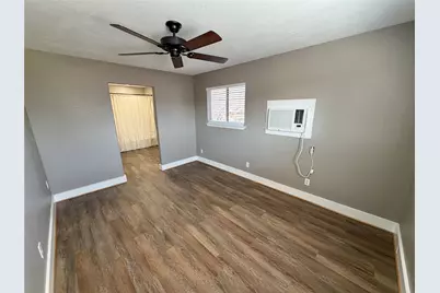 1415 Avenue E, Danbury, TX 77534 - Photo 20