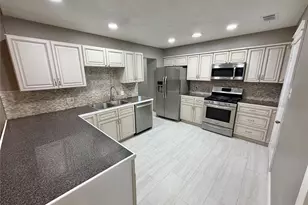 1415 Avenue E, Danbury, TX 77534 - Photo 8