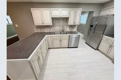 1415 Avenue E, Danbury, TX 77534 - Photo 10