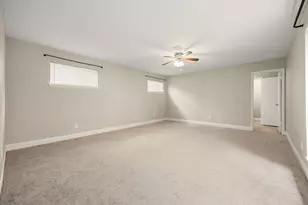9232 Vickijohn Dr, Houston, TX 77031 - Photo 18