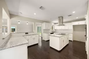 9232 Vickijohn Dr, Houston, TX 77031 - Photo 10