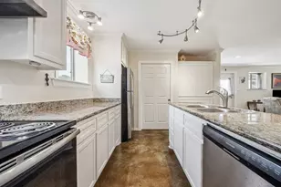 2636 Lily St, Pasadena, TX 77503 - Photo 6