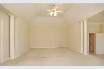 106 N Wynden Estates Court, Houston, TX 77056 - Photo 32