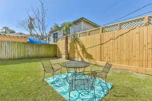 1815 28th St, Galveston, TX 77550 - Photo 36
