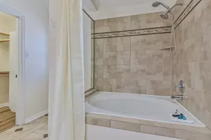 1815 28th St, Galveston, TX 77550 - Photo 16