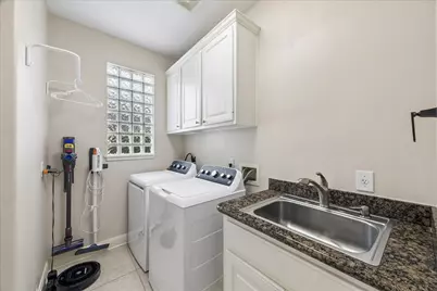 2909 Silver Maple Court, Friendswood, TX 77546 - Photo 14