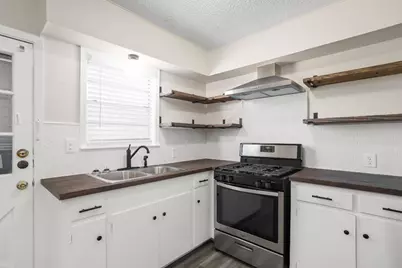 118 Johnson Street #B, La Marque, TX 77568 - Photo 6