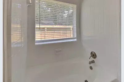 2631 Sherwood Hollow Lane, Houston, TX 77339 - Photo 10