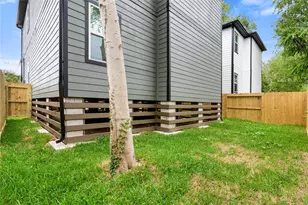 1321 E 35th St, Houston, TX 77022 - Photo 24