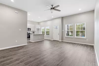 1321 E 35th Street, Houston, TX 77022 - Photo 10