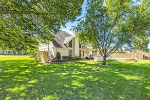 12810 Fisher Dr, Mont Belvieu, TX 77523 - Photo 36