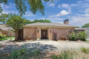 14114 Swiss Hill Dr, Houston, TX 77077 - Photo 2