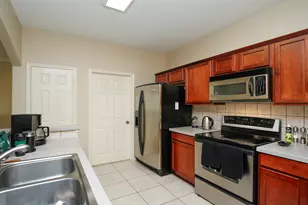 6607 Lake Woodlands Dr, The Woodlands, TX 77382 - Photo 8