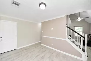 343 Brompton Ct, Highlands, TX 77562 - Photo 8