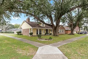 2718 Lufkin Ln, Deer Park, TX 77536 - Photo 2