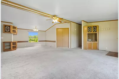 128 Hill Top Lane, Huntsville, TX 77320 - Photo 4