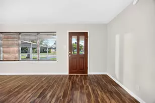 530 Globe St, Houston, TX 77034 - Photo 8
