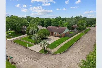 887 Silverpines Road, Houston, TX 77062 - Photo 2