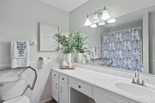 887 Silverpines Rd, Houston, TX 77062 - Photo 22