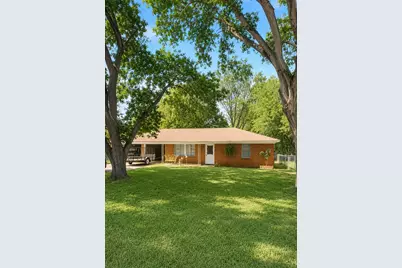 403 E 11th Street, Thornton, TX 76687 - Photo 1