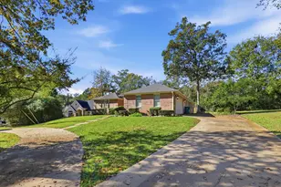 128 Blush Hill Dr, Conroe, TX 77304 - Photo 2