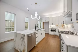 227 E 26th St, Houston, TX 77008 - Photo 12