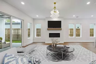 227 E 26th St, Houston, TX 77008 - Photo 2