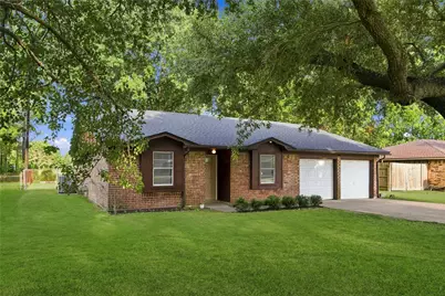 426 Corley Drive, Highlands, TX 77562 - Photo 2