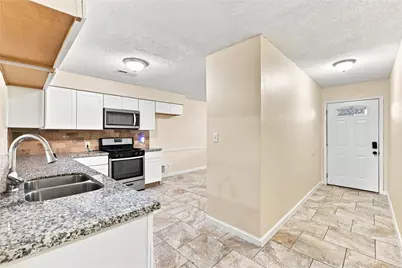 426 Corley Drive, Highlands, TX 77562 - Photo 8
