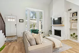 525 W 30th St, Houston, TX 77018 - Photo 4