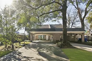 525 W 30th St, Houston, TX 77018 - Photo 1